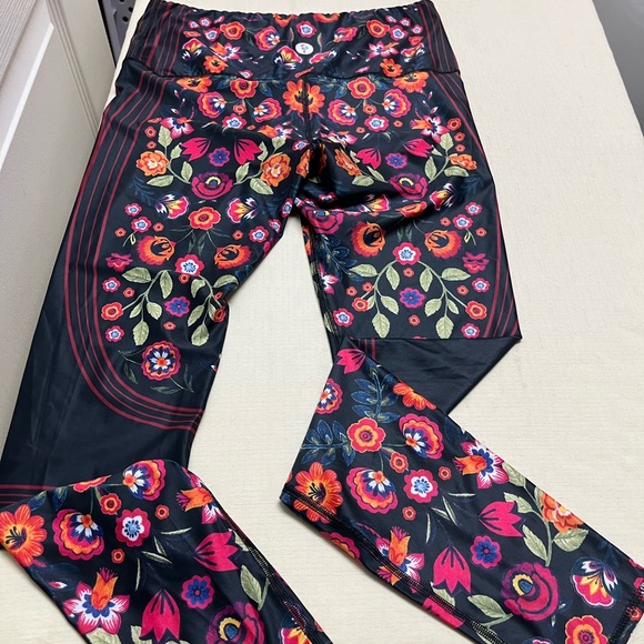 Yoga Democracy XL folklore leggings - Picture 8 of 10